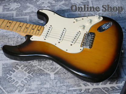 VINTAGE 1975 Fender Stratocaster Sunburst / Maple