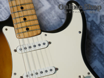 VINTAGE 1975 Fender Stratocaster Sunburst / Maple