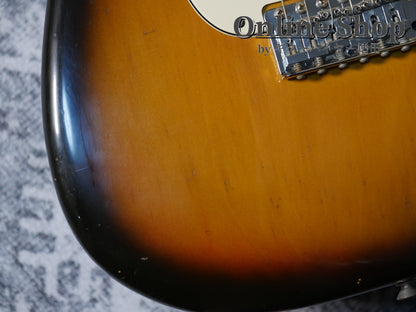 VINTAGE 1975 Fender Stratocaster Sunburst / Maple