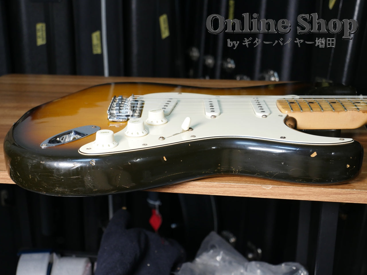 VINTAGE 1975 Fender Stratocaster Sunburst / Maple