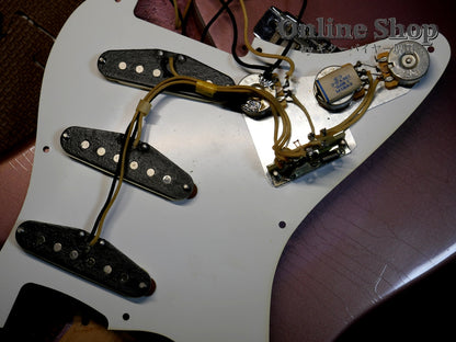 USED 2003 Fender Custom Shop 1960 Stratocaster Closet Classic "Flame Neck & Matching Head" Burgundy Mist