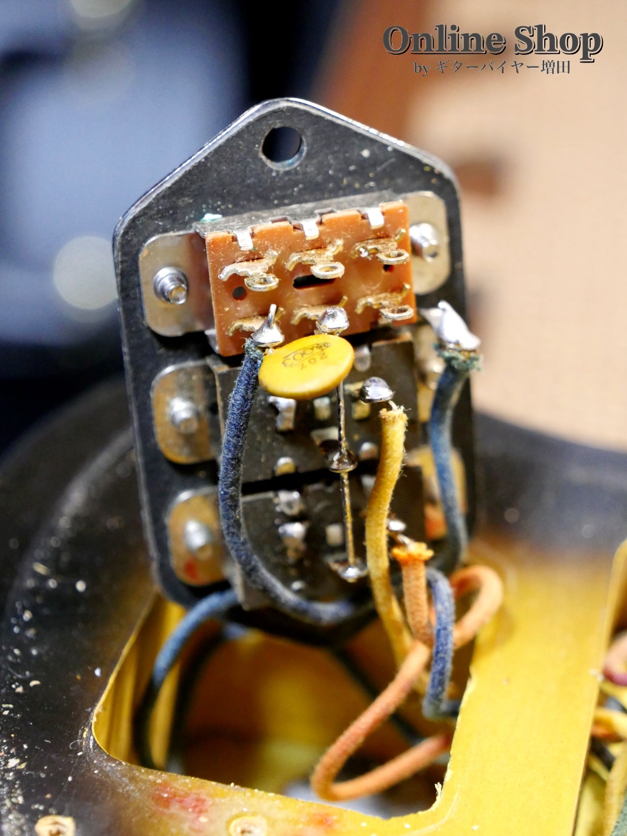 【商談中】VINTAGE 1966 Fender Jaguar Sunburst Left Handed "Birdseye Neck"