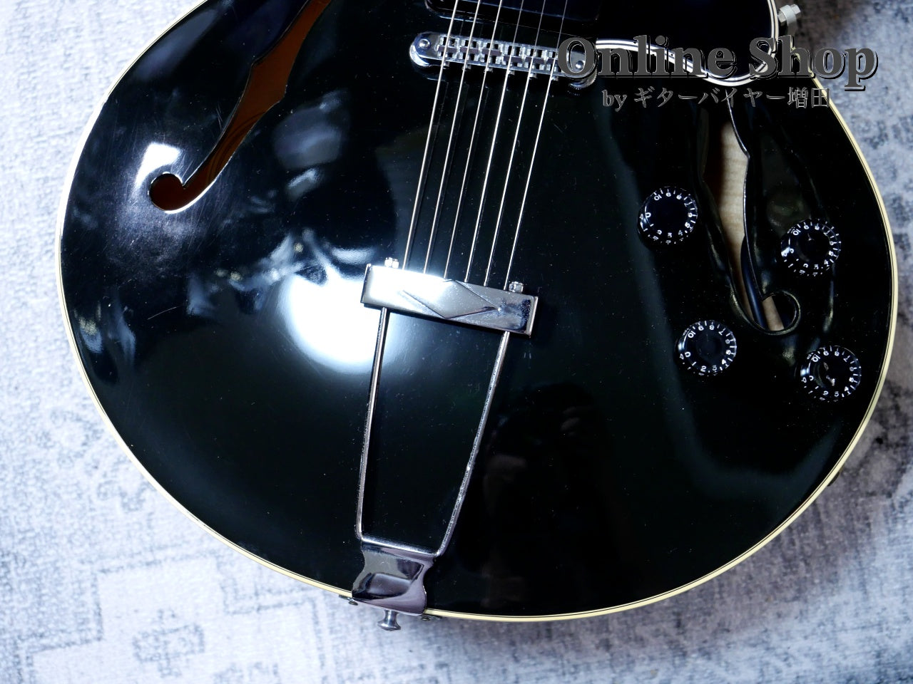 USED 1995 Gibson ES-135 Ebony – ギターバイヤー増田のオンラインショップ