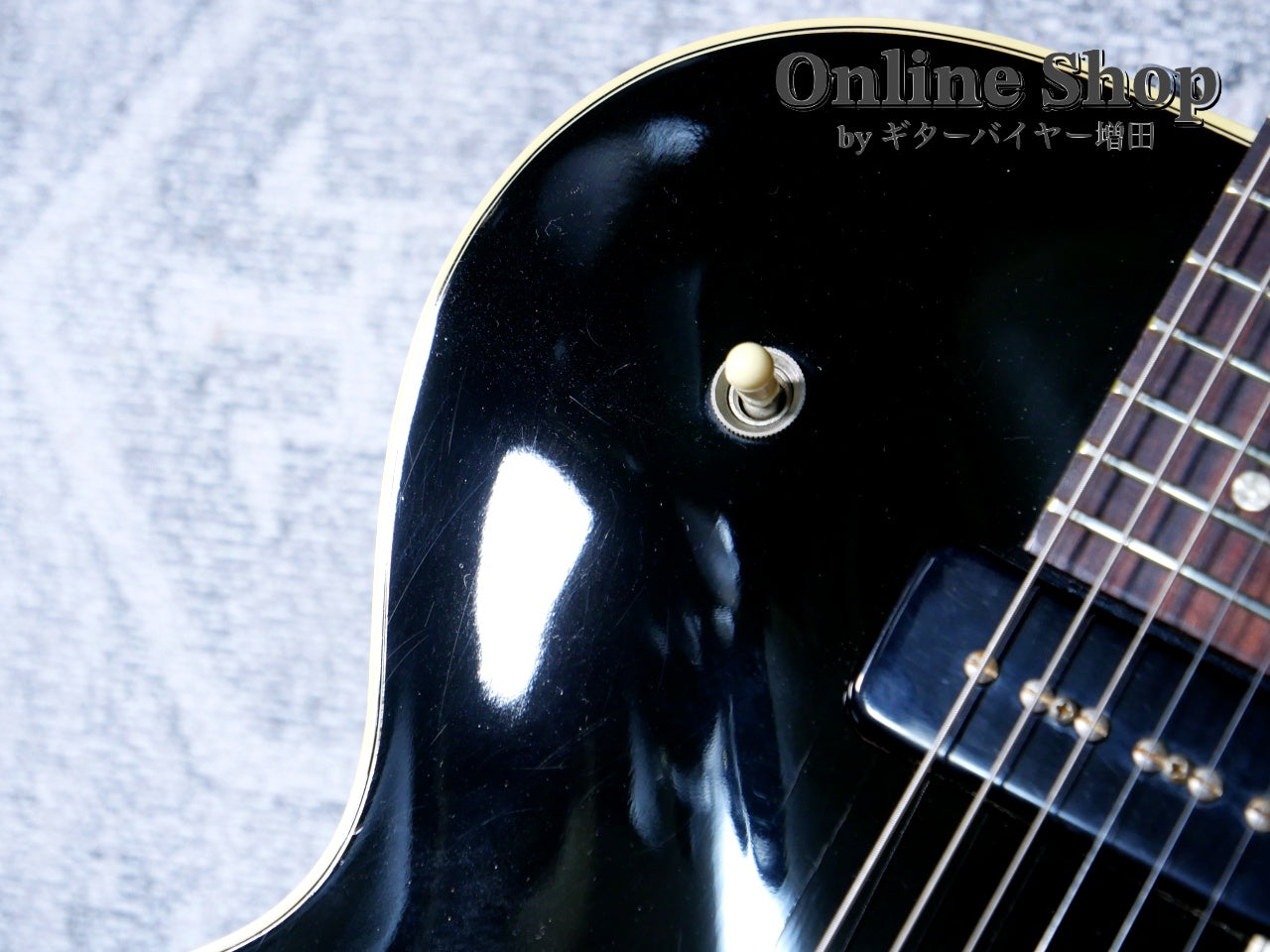 USED 1995 Gibson ES-135 Ebony – ギターバイヤー増田のオンラインショップ