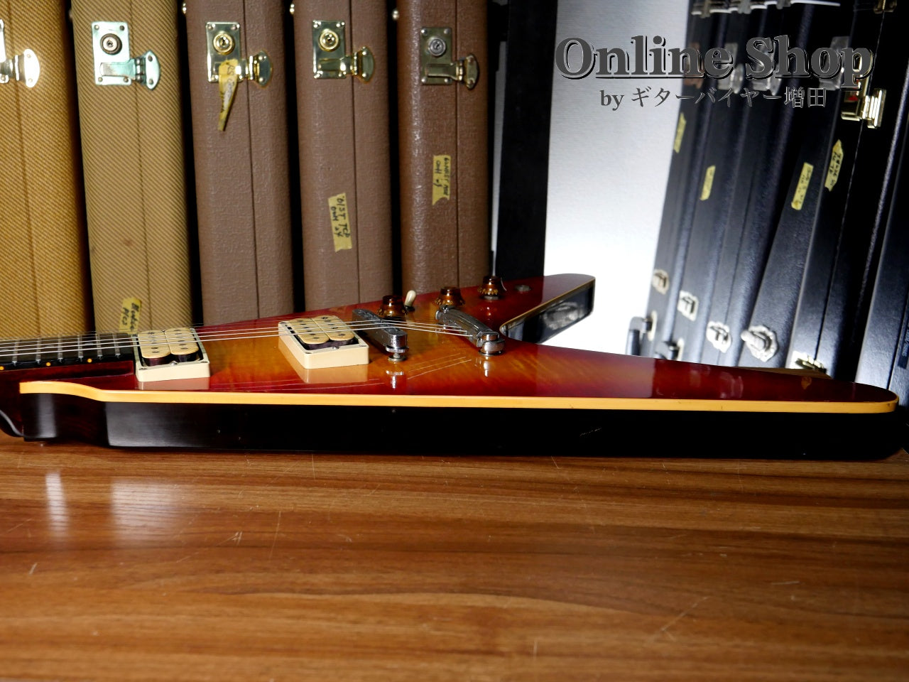 VINTAGE/USED 1981 Gibson "The V" CMT Cherry Sunburst