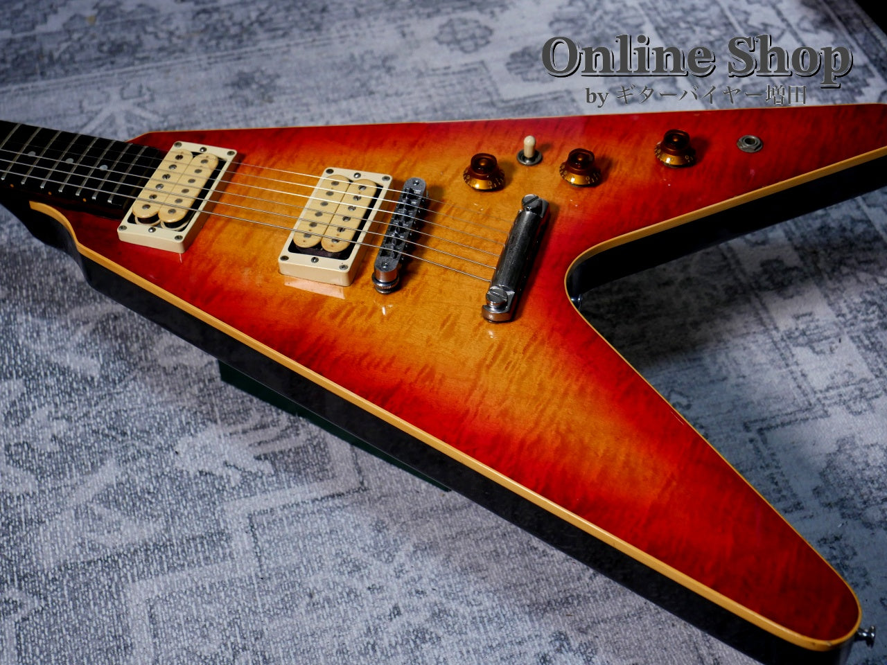 VINTAGE/USED 1981 Gibson "The V" CMT Cherry Sunburst