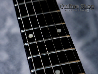 VINTAGE/USED 1981 Gibson "The V" CMT Cherry Sunburst